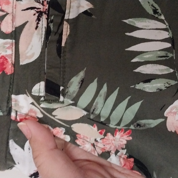 Riders by Lee flora short with extra size - Picture 2 of 5